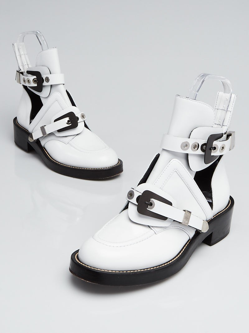 Balenciaga White Brushed Leather Ceinture Ankle Boots Size 9 39.5