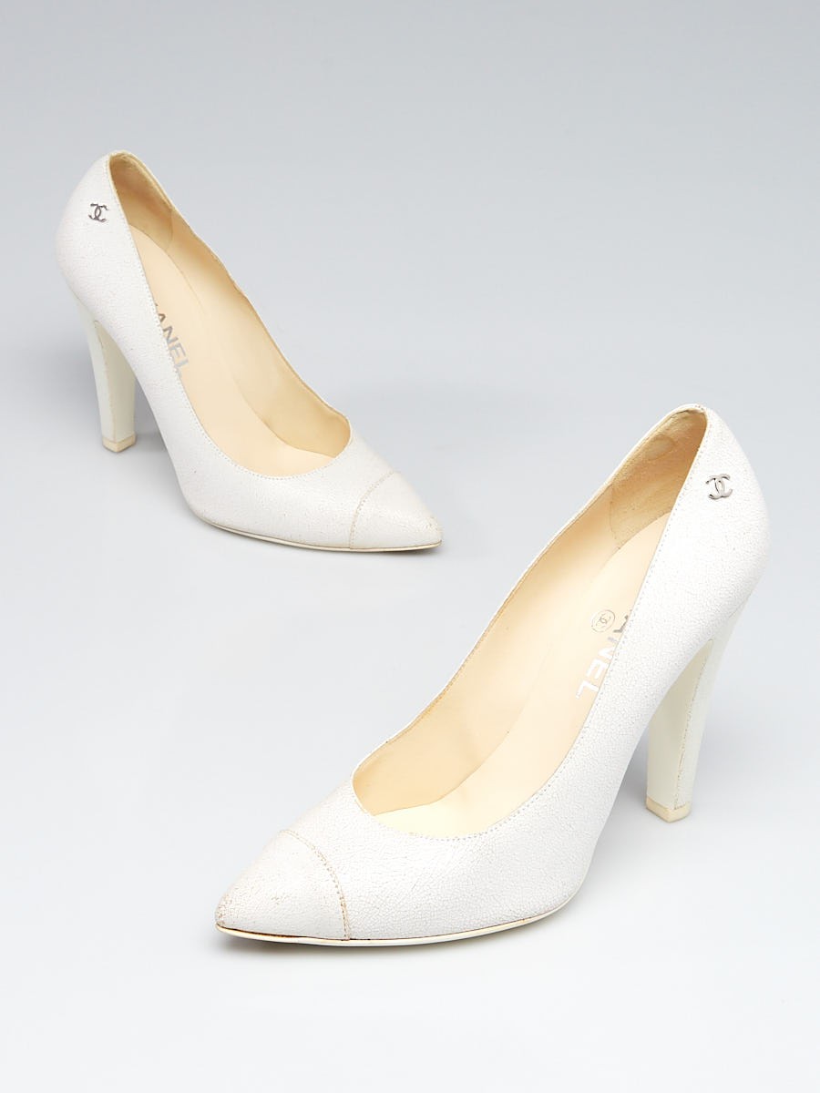 Chanel White Cracked Leather Cap Toe Pumps Size 8.5 39