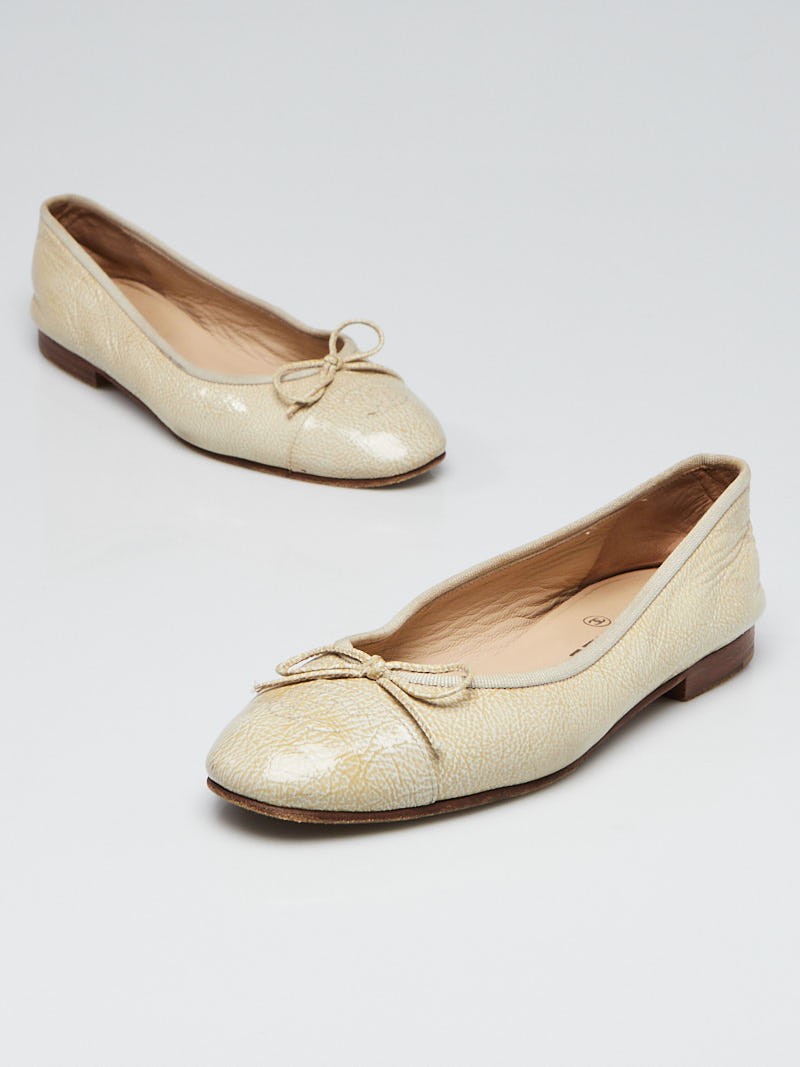Chanel Beige Patent Embossed Leather Cap Toe CC Ballet Flats Size 7 37.5