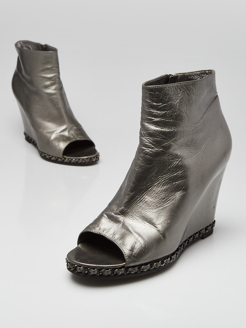 Chanel Silver Metallic Lambskin Leather and Chain Open-Toe Wedge Booties Size 9.5 40