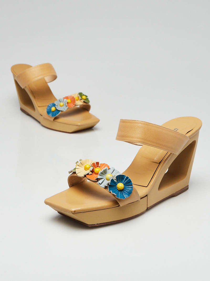 Fendi Beige Leather Floral Applique Open Toe Wedge Sandals Size 7.5