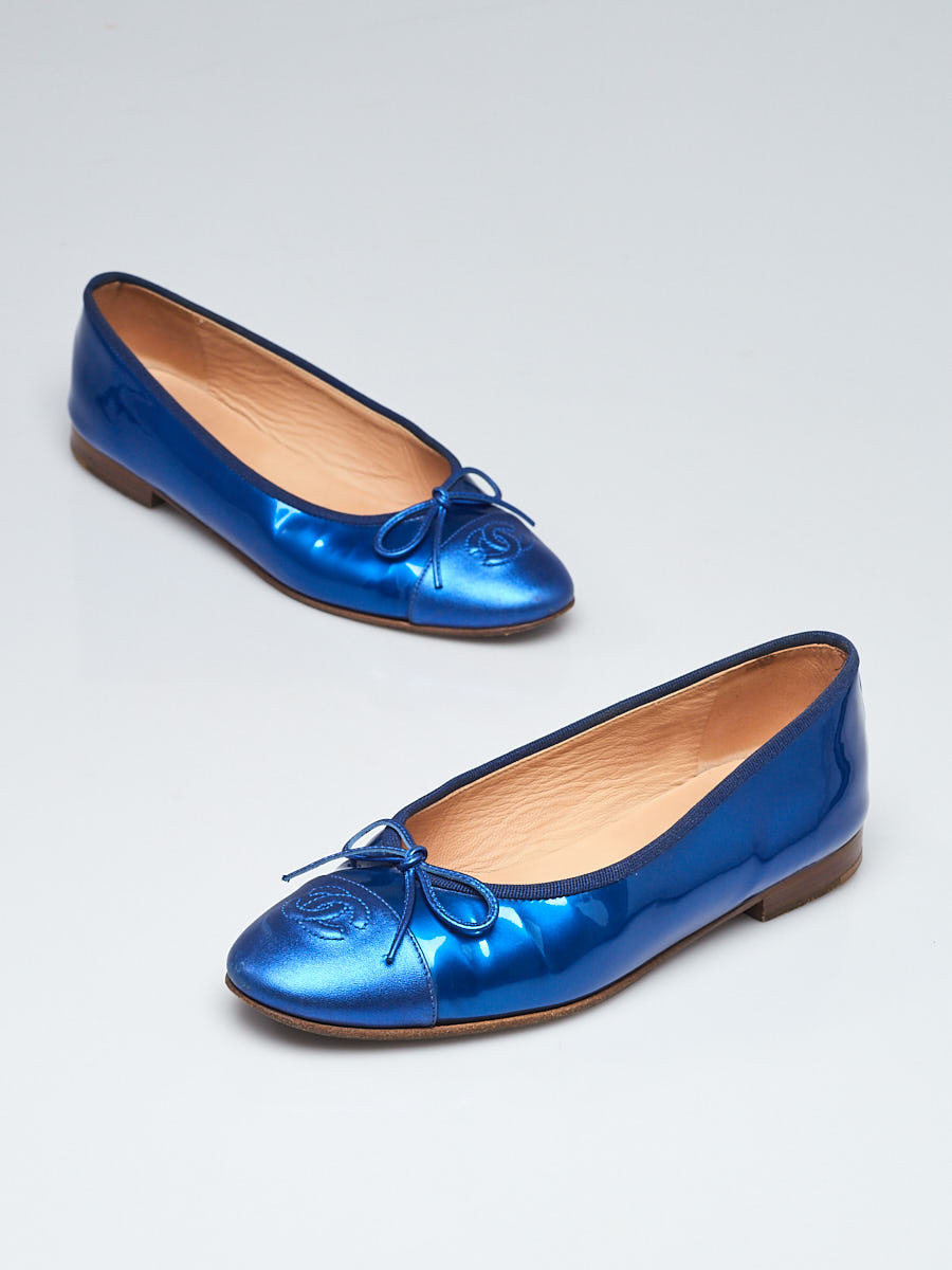 Chanel Blue Patent Leather CC Cap Toe Ballet Flats Size 6.5 37