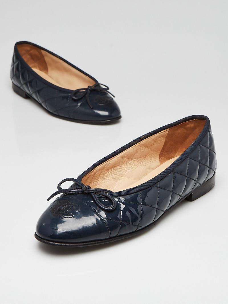 Chanel Navy Blue Quilted Patent Leather CC Cap Toe Ballet Flats Size 5.5 36