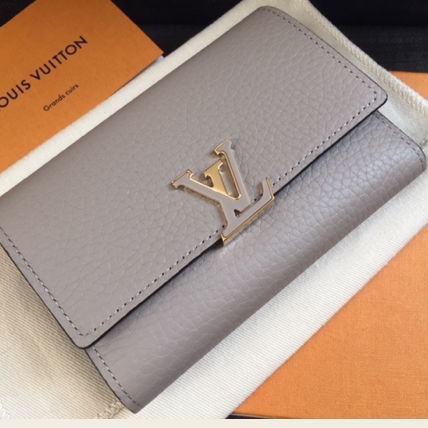 Louis Vuitton CAPUCINES Folding Wallets 