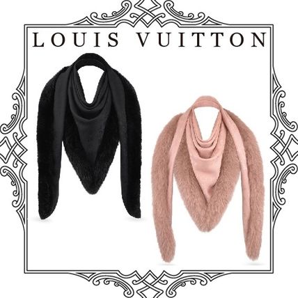 Louis Vuitton 2018 19AW Monogram V Fur Shawl M78698 M78699 
