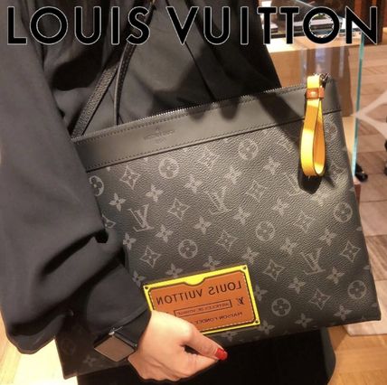 Louis Vuitton Monogram Unisex Shoulder Bags 