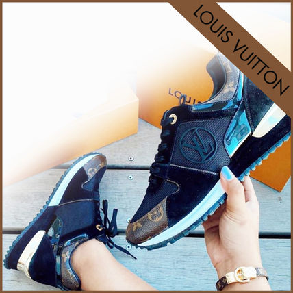 Louis Vuitton Round Toe Rubber Sole Casual Style Street Style Plain Logo SNEAKER RUN AWAY 1A3CW5 