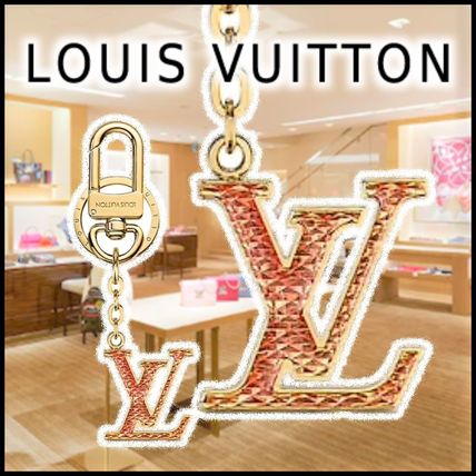 Louis Vuitton 2020 21AW 2020 21 AW LV GUILLOCHET BAG CHARM &amp; KEY HOLDER gold M69557 
