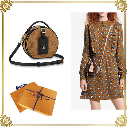 Louis Vuitton MONOGRAM Leather Crossbody Logo Shoulder Bags M68276 