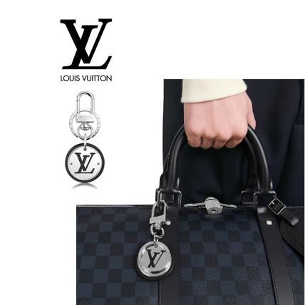 Louis Vuitton Lv Cut Circle Key Holder M67362 