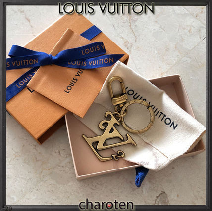 Louis Vuitton MONOGRAM 2020 21AW Unisex Street Style Logo KeychainsBag Charms 