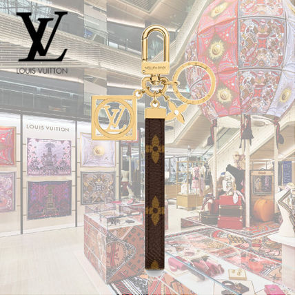 Louis Vuitton 2020 SS Dauphine Bag Charm And Key Holder M69564 