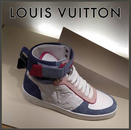 Louis Vuitton Street Style Leather Logo Low Top Sneakers 