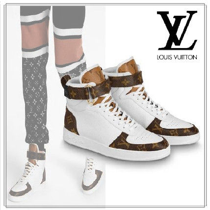Louis Vuitton Monogram Casual Style Unisex Street Style Low Top Sneakers 1A87Q
