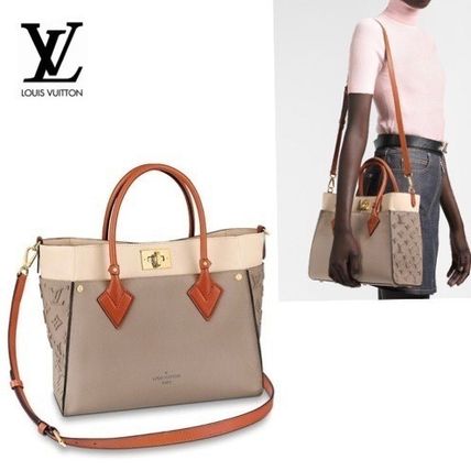 Louis Vuitton On My Side M53825 