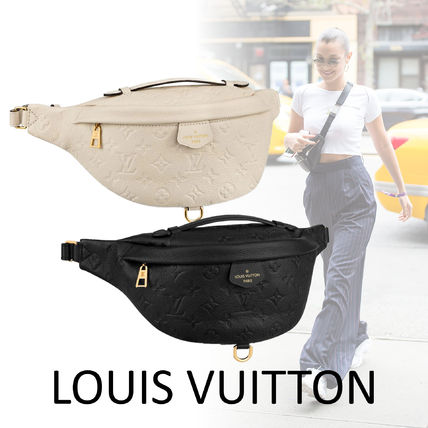 Louis Vuitton Casual Style Shoulder Bags 
