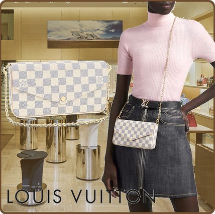 Louis Vuitton Leather Logo Shoulder Bags 
