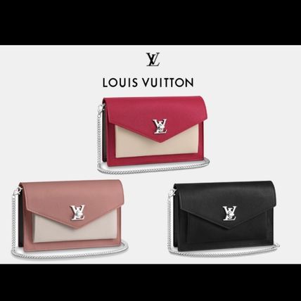 Louis Vuitton LOCKME Casual Style 3WAY Chain Elegant Style Shoulder Bags 