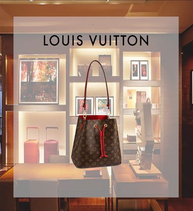 Louis Vuitton Handbags M44021 