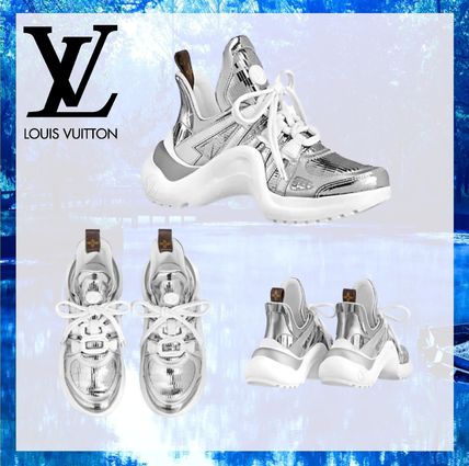 Louis Vuitton Monogram Logo Low Top Sneakers 1A87RW 