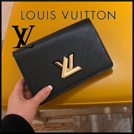 Louis Vuitton TWIST 2020 SS Unisex Plain Leather Crossbody Logo Shoulder Bags M68750 