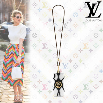 Louis Vuitton Louise Phone Holder M68382 