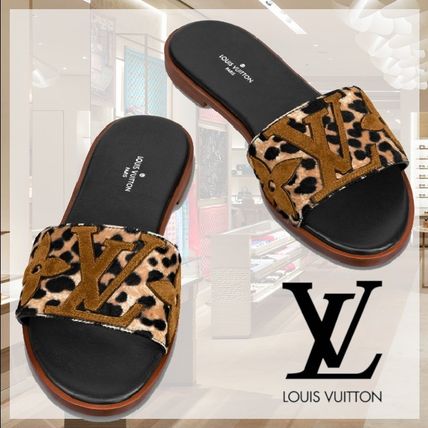 Louis Vuitton Leopard Patterns Casual Style Leather Elegant Style Logo 1A5N2U 