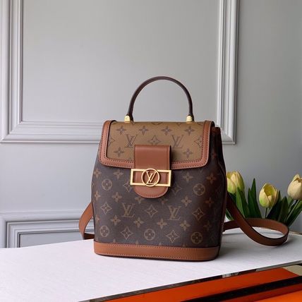 Louis Vuitton Monogram Casual Style Bi color Leather Elegant Style Logo 
