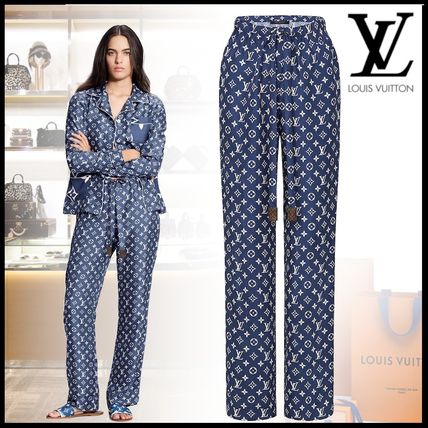 Louis Vuitton MONOGRAM 2020 SS Monogram Silk Front Button Lounge  Sleepwear