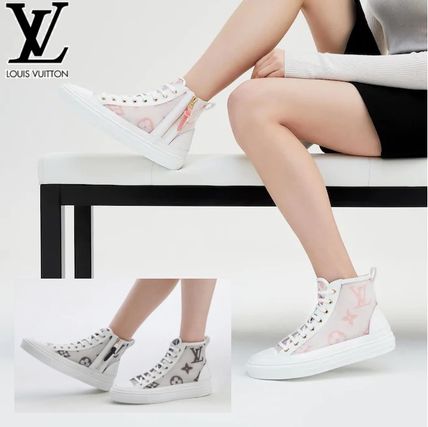 Louis Vuitton Monogram Unisex Logo Low Top Sneakers 