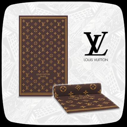 Louis Vuitton MONOGRAM Monogram Classic Beach Towel M72364 