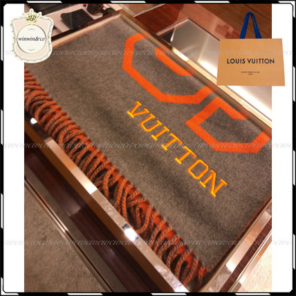 Louis Vuitton Knit  Fur Scarves 