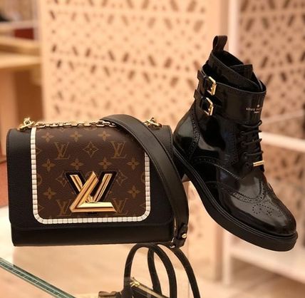 Louis Vuitton TWIST 2019 20AW Chain Leather Party Style Shoulder Bags M44837 