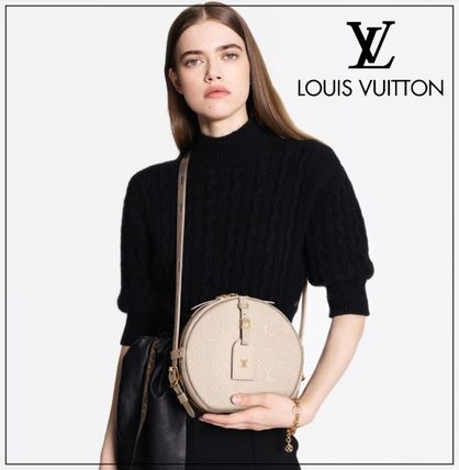 Louis Vuitton 2020 SS Casual Style Plain Leather Elegant Style Shoulder Bags M45276 