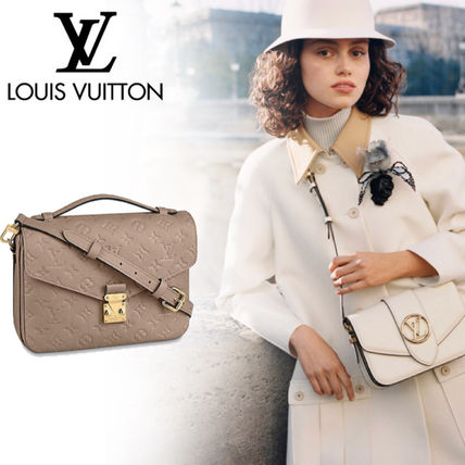 Louis Vuitton Shoulder Bags M44881 