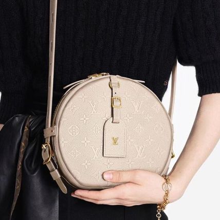 Louis Vuitton Monogram Casual Style Plain Leather Logo Shoulder Bags 