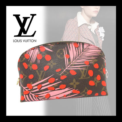 Louis Vuitton MONOGRAM Monogram Unisex Logo Pouches  Cosmetic Bags 