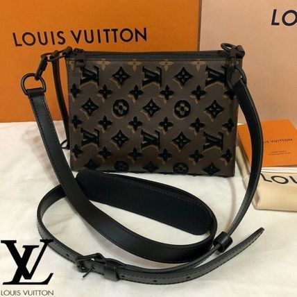 Louis Vuitton MONOGRAM 2020 SS Triangle Messenger M45070 