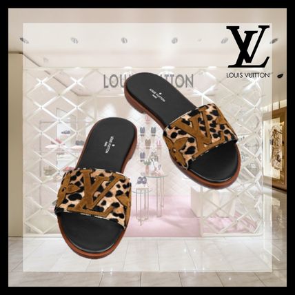 Louis Vuitton MONOGRAM 2020 SS Lock It Flat Mule 1A5N2M 