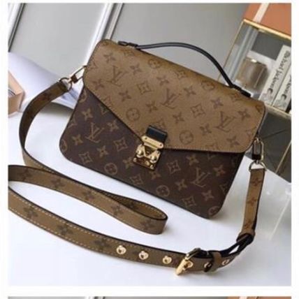 Louis Vuitton Monogram Casual Style Elegant Style Logo Shoulder Bags 
