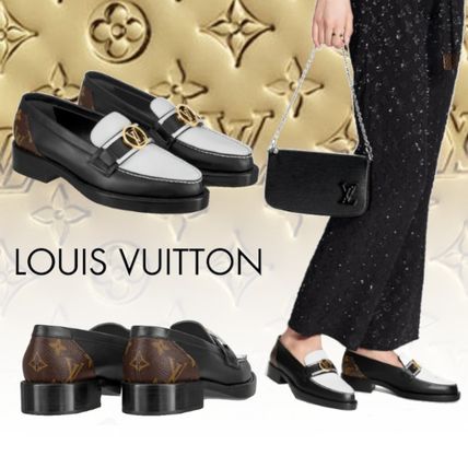 Louis Vuitton MONOGRAM Academy Flat Loafer 1A66QP 