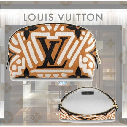 Louis Vuitton MONOGRAM 2020 21AW Unisex Leather Logo Pouches  Cosmetic Bags 