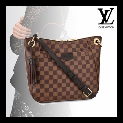 Louis Vuitton DAMIER Casual Style Calfskin Plain Leather Elegant Style Crossbody 