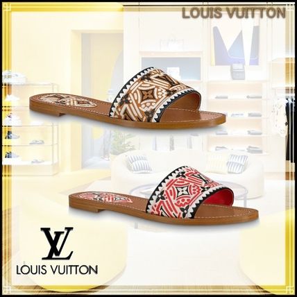 Louis Vuitton 2020 21AW Monogram Open Toe Casual Style Leather Elegant Style Mules 1A85BO 1A85AU 