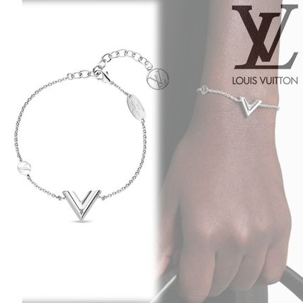 Louis Vuitton V Casual Style Party Style Silver Office Style Elegant Style M63198 