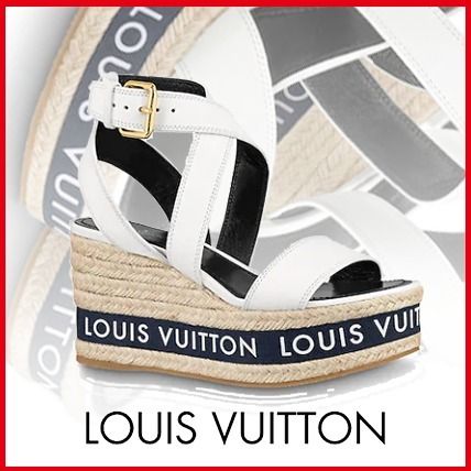 Louis Vuitton 2020 SS Block Heels Elegant Style Logo Platform  Wedge Sandals 1A64GJ 