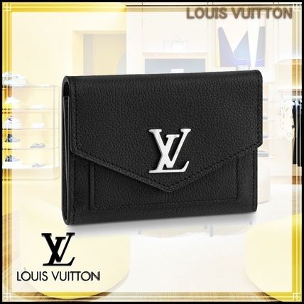Louis Vuitton Unisex Plain Leather Folding Wallet Small Wallet Logo M62947 