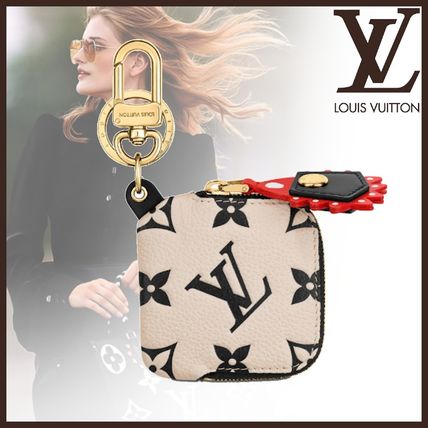 Louis Vuitton Lv Crafty Square Pouch Bag Charm And Key Holder M69721 