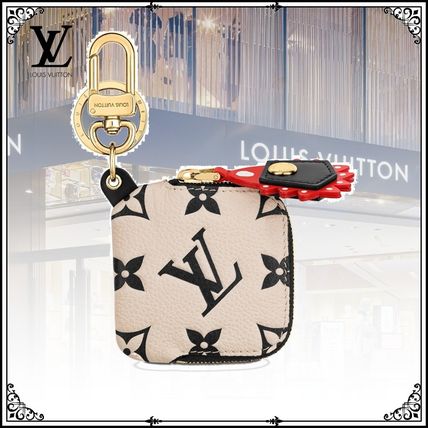 Louis Vuitton 2020 SS Lv Crafty Square Pouch Bag Charm And Key Holder M69721 