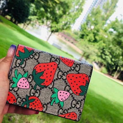 GUCCI GG Supreme 2020 SS Monogram Tropical Patterns Leather Folding Wallet 
